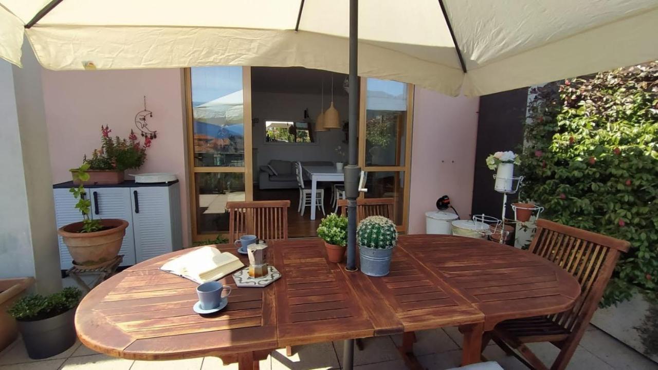 Appartamento La Terrazza Di Dora Менаджо Екстериор снимка